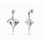 Orecchini corti placcati argento Sterling con figura a forma di manta gigante