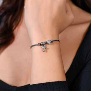BRACCIALE DONNA IN ACCIAIO CROCE E CRISTALLI
