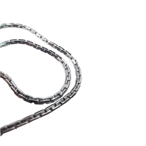 Collana girocollo con maglia a scatola