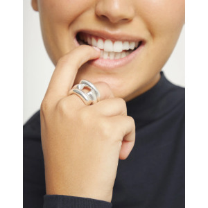 Anello in argento 925 placcato con quattro forme organiche intrecciate