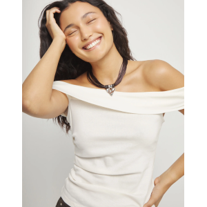 Collana in filo di seta e pelle con dettaglio di cuore placcato argento