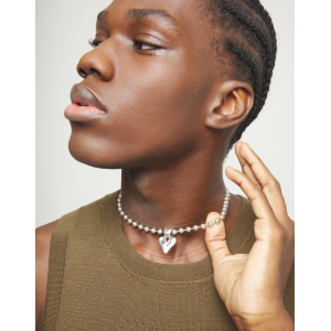 Collana con sfere placcate in argento sterling e dettaglio di cuore