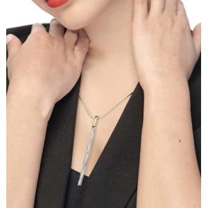 Collana con centrale pendente multifilo