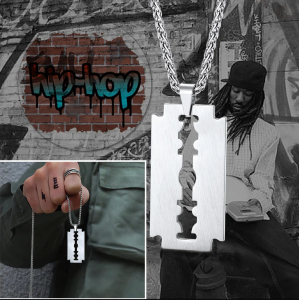 Collana con Ciondolo a Forma di Lama di Rasoio