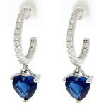 Orecchino in argento 925 rodiato, cerchietto (ø 13 mm) con zirconi e cuore pendente.