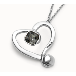 Ciondolo lungo placcato argento con un grande cuore e cristallo nero sfaccettato
