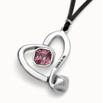 Ciondolo lungo a cordone effetto seta e cuore centrale con cristallo rosa